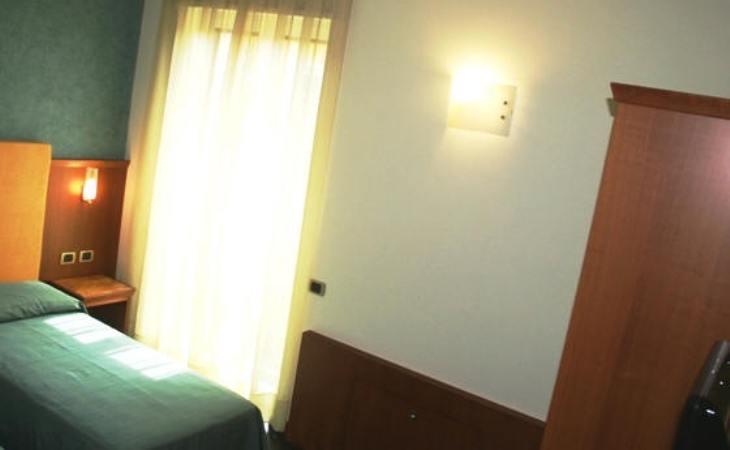 Locanda Sant'Ambrogio Cislago Экстерьер фото