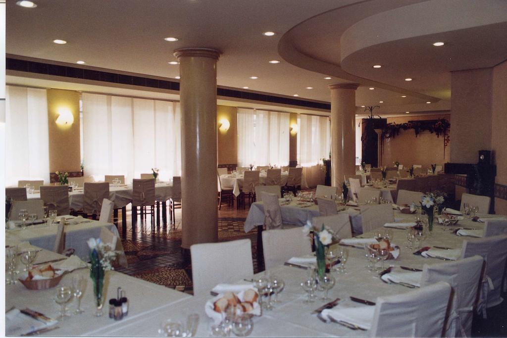 Locanda Sant'Ambrogio Cislago Экстерьер фото